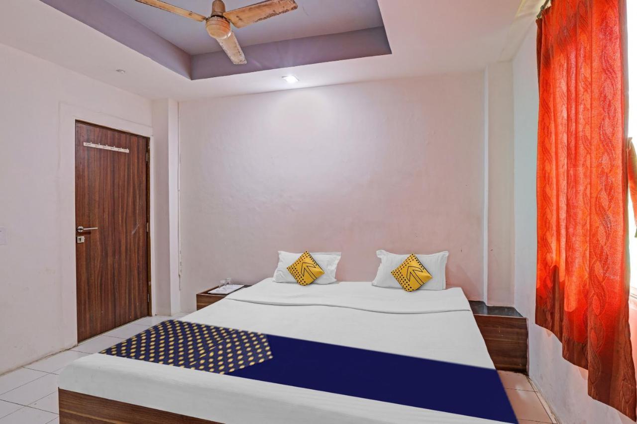 Oyo Flagship 80463 Hotel Mini Palace Vadodara Exterior photo